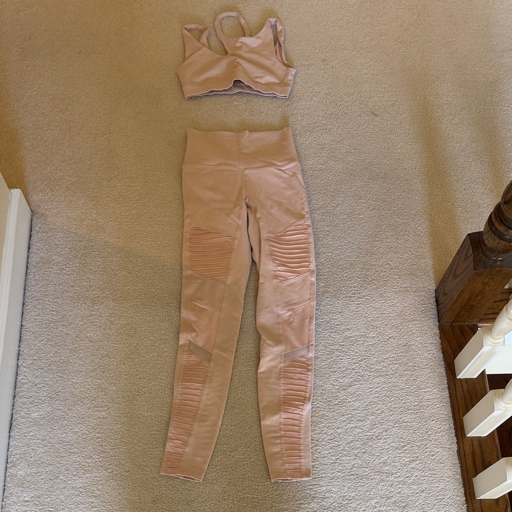 ALO Yoga pink Leggings and sports bra Set